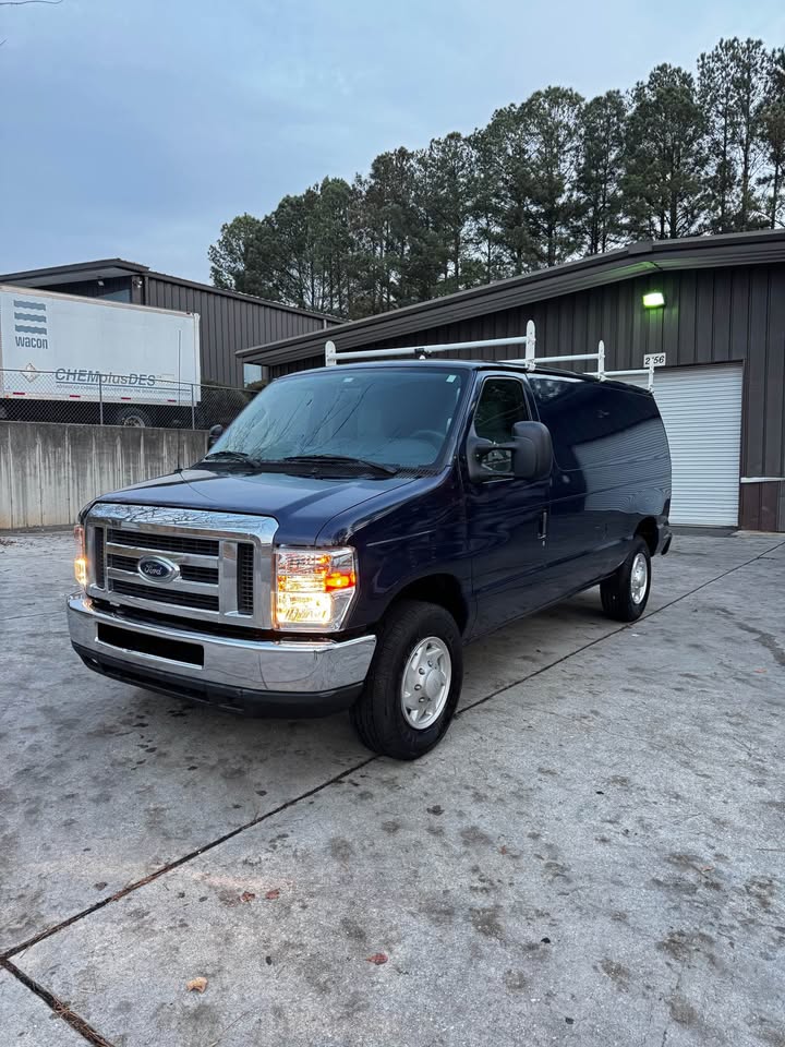 2011 Ford E-Series Econoline Van Commercial
