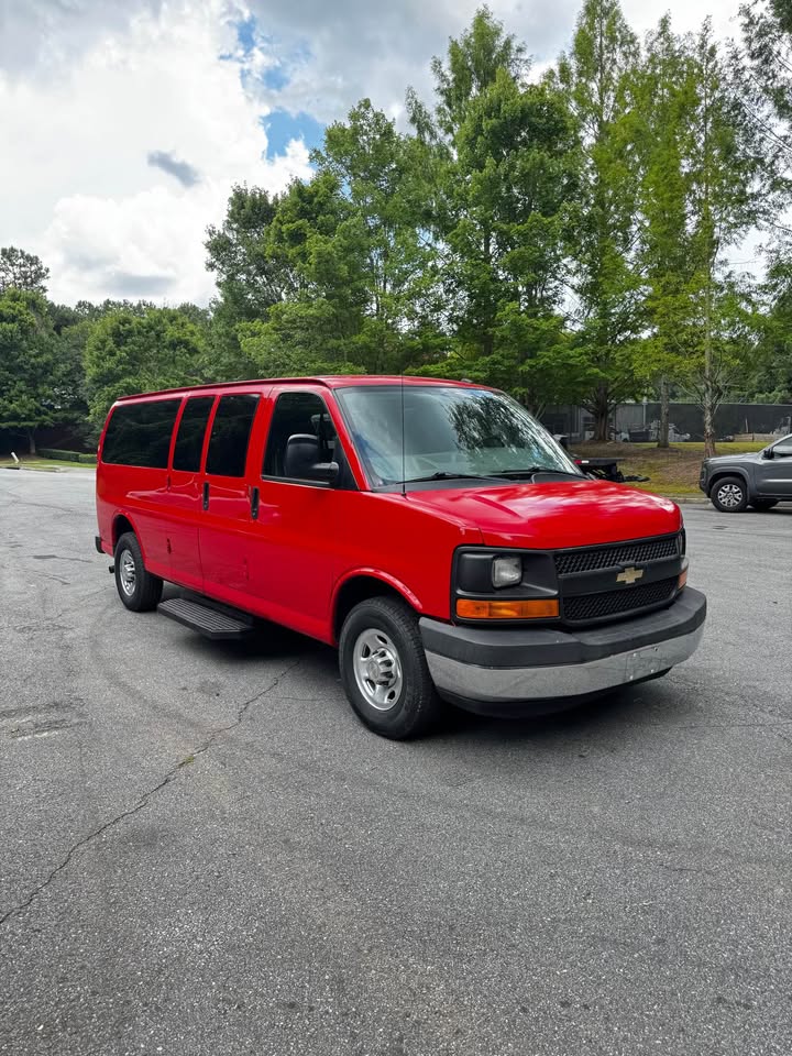 2012 Chevrolet Express LS's photo