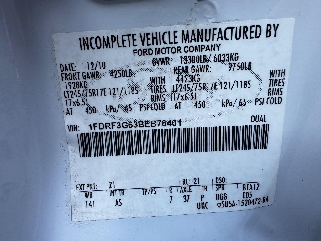 2011 Ford F-350 Super Duty Chassis Cab XL - Photo 14