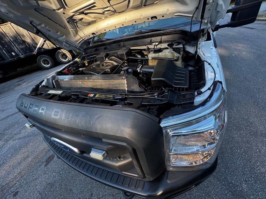 2011 Ford F-350 Super Duty Chassis Cab XL - Photo 8