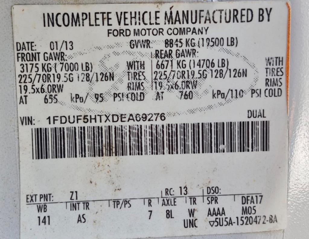 2013 Ford F-550 - Photo 12